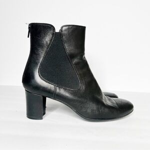 AGL Lisette Chelsea Boot Heel In Night Black Leather Size 39 8 Women’s